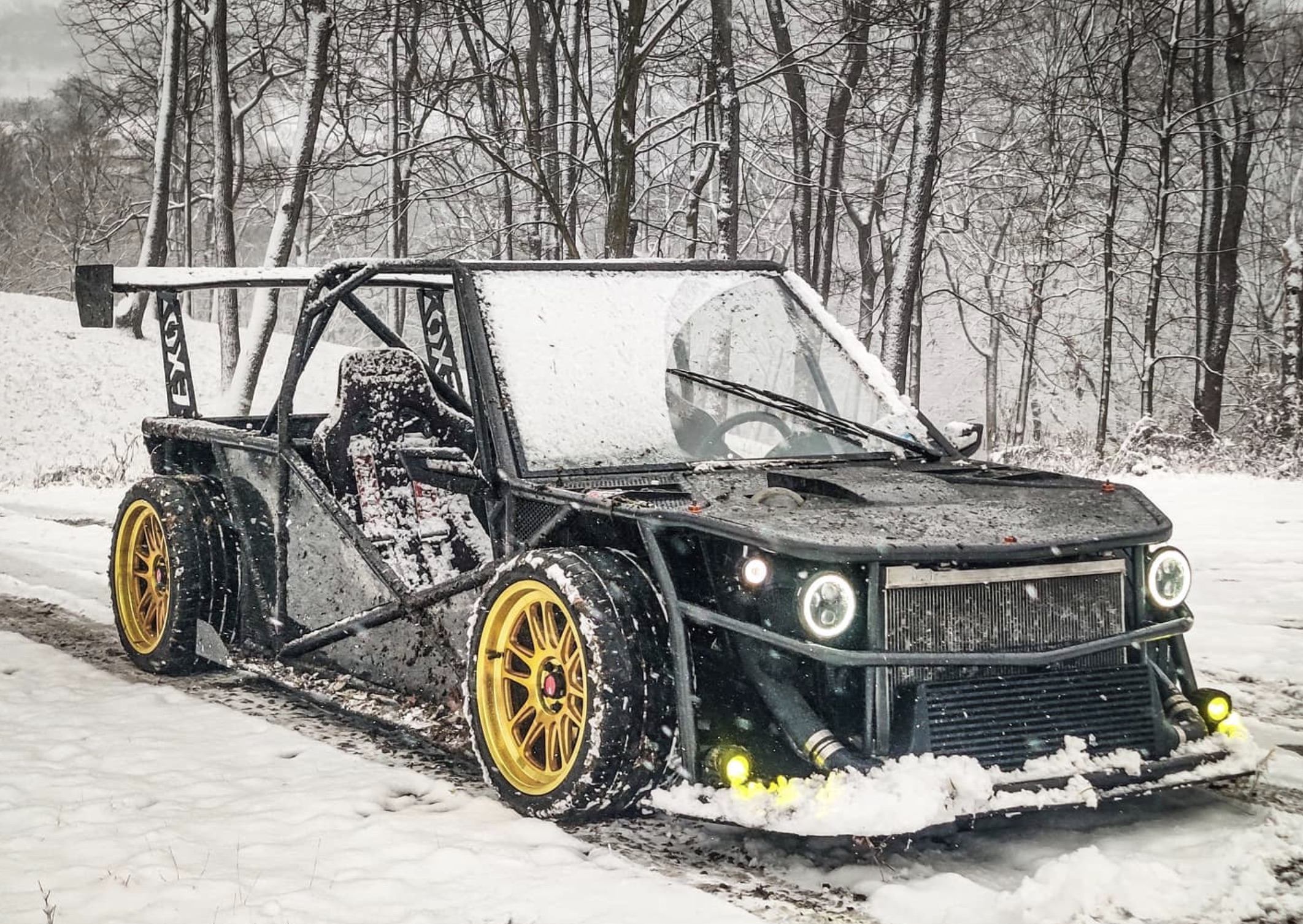 Subaru rusted out? Build a new body - Turbo Subaru Forester tube frame chassis. The Exotruck. 